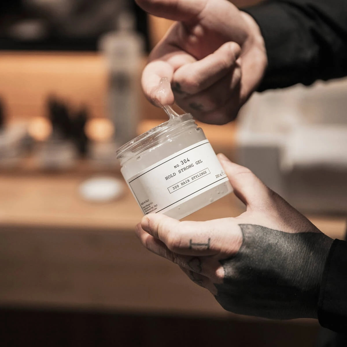 Hold Strong Gel, nr 304, 200 ml.