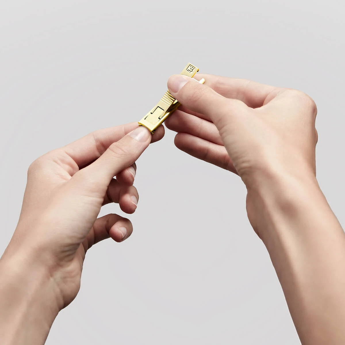 Nagelklippare i läderfodral, Guld