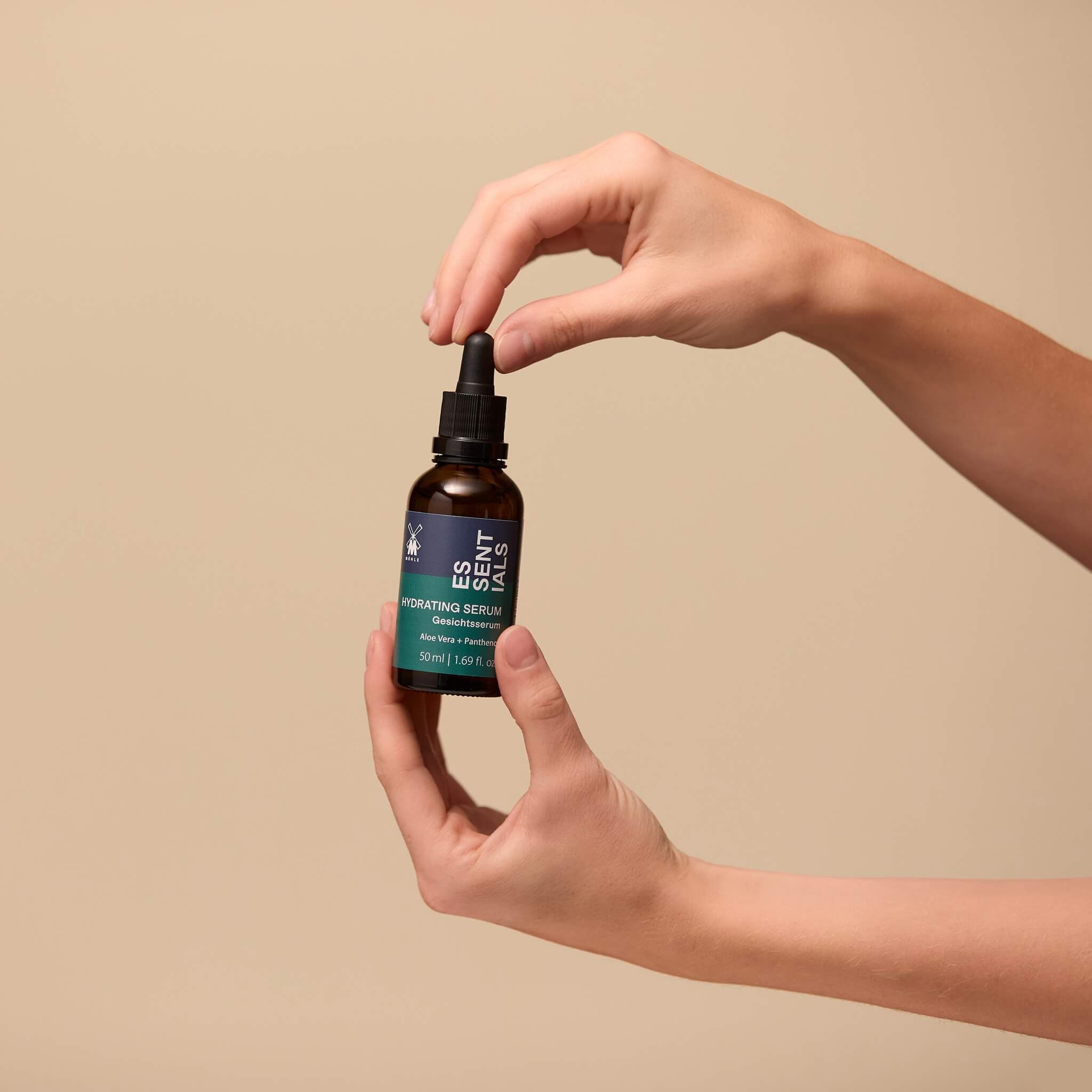 Återfuktande Serum, Aloe Vera & Panthenol, Essentials, 50 ml.