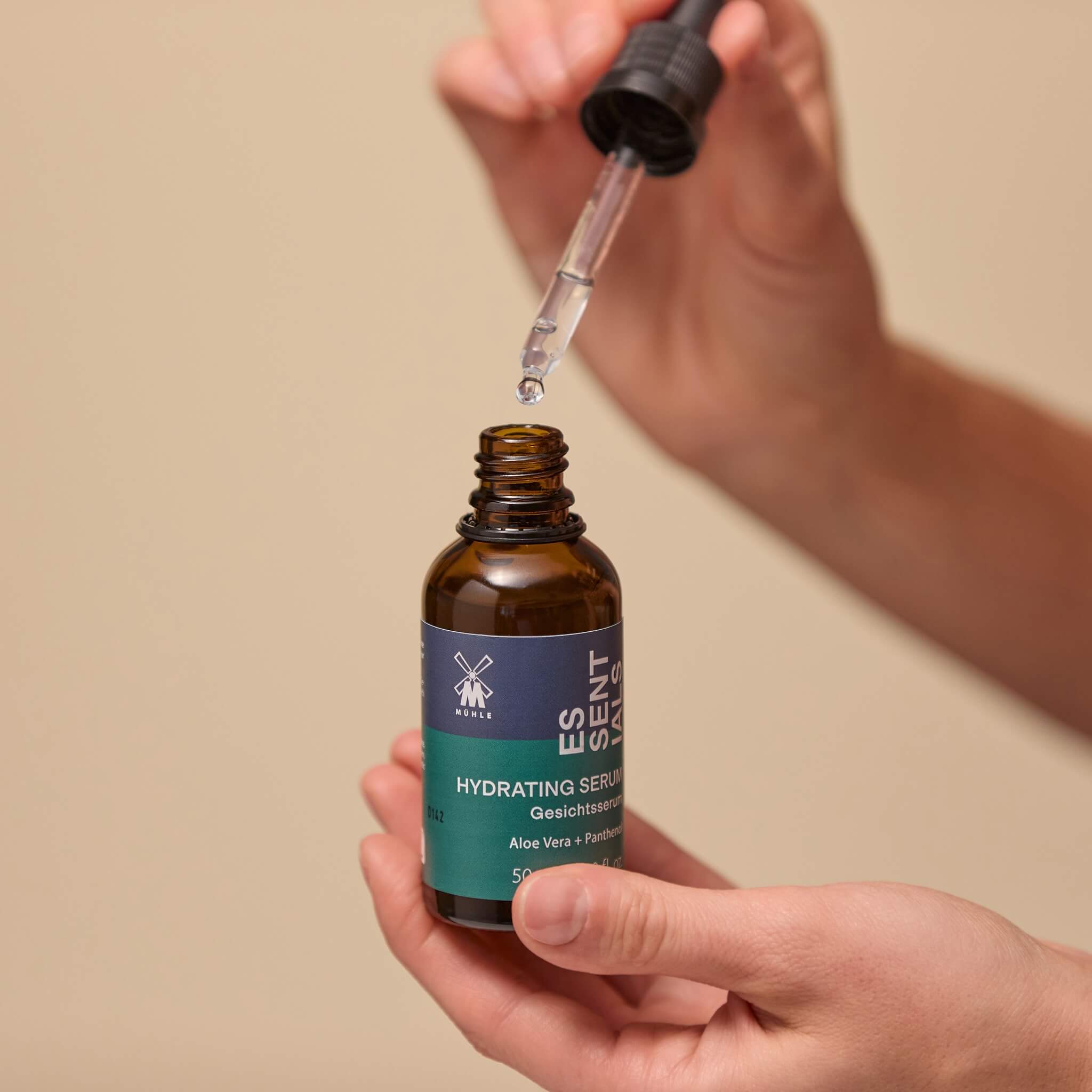 Återfuktande Serum, Aloe Vera & Panthenol, Essentials, 50 ml.