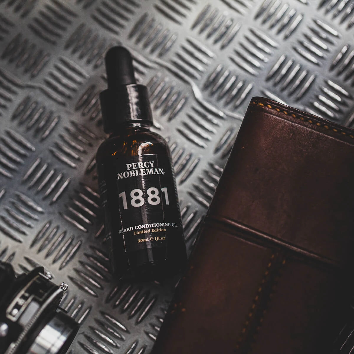 Skäggolja, 1881, 30 ml.