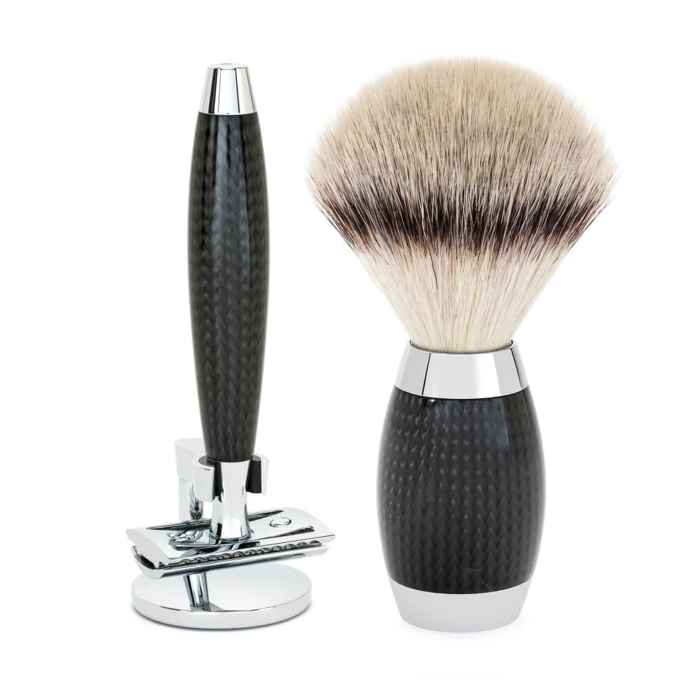 Edition No. 1, Rakset med Säkerhetshyvel, Silvertip Fibre® Rakborste och Rakhållare, Carbon