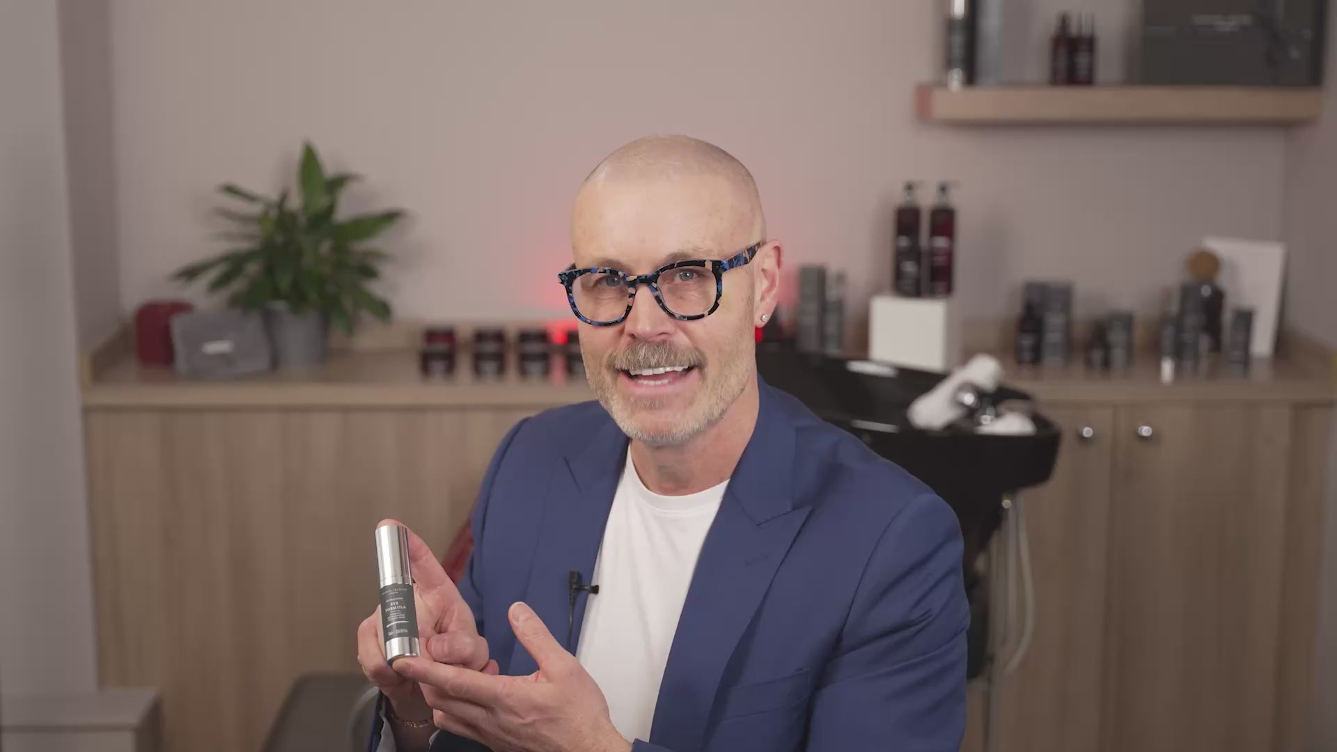 Ladda video: Revitalising Eye Formula, 15 ml.