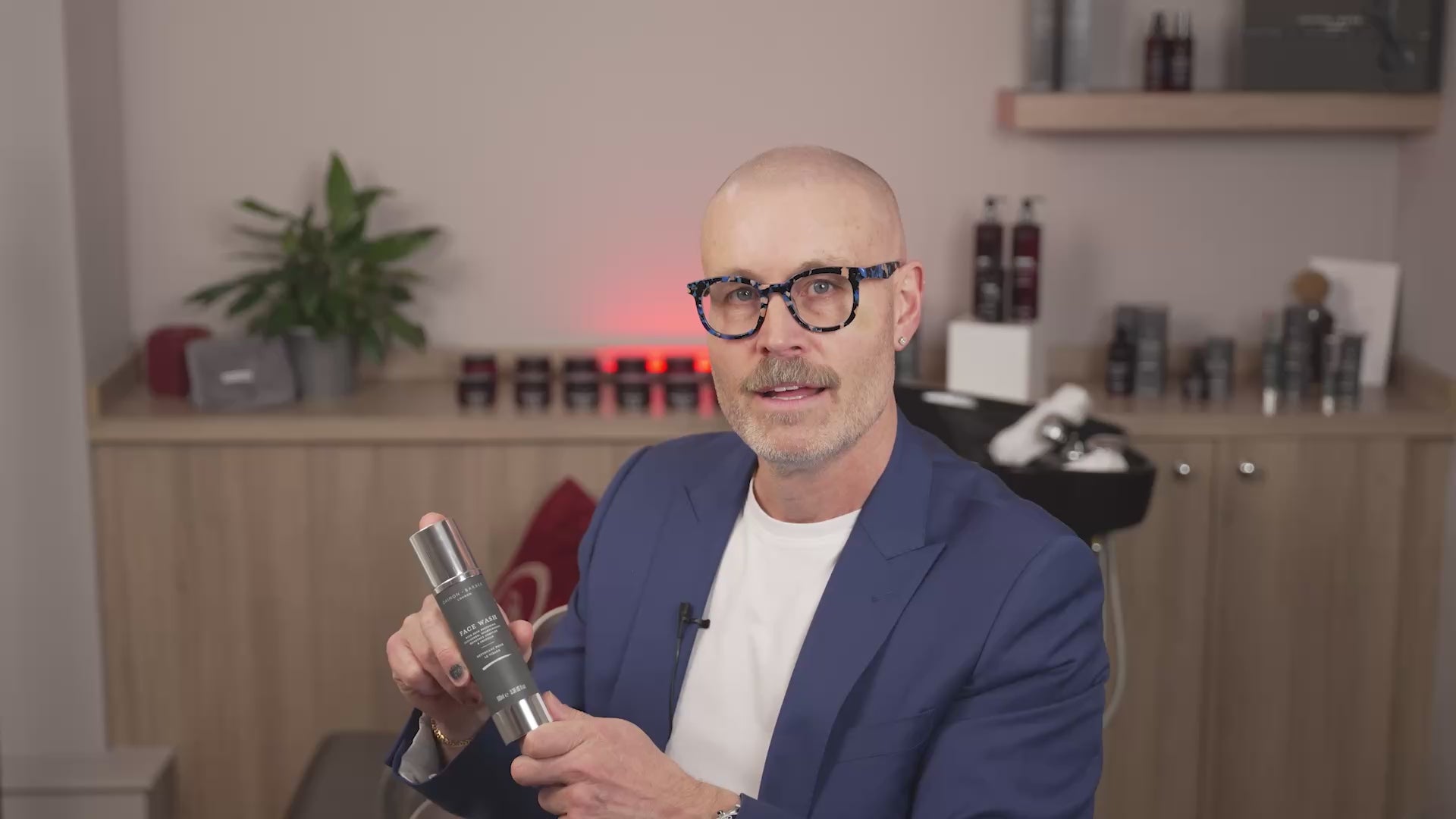 Ladda video: Kit för Ansiktsvård