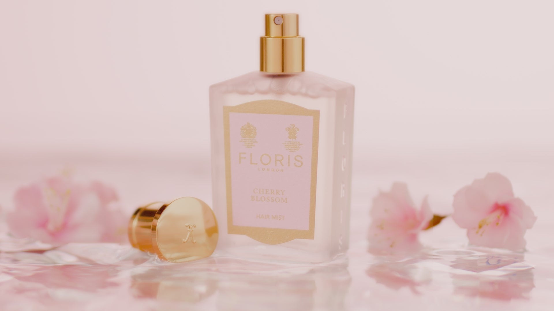 Ladda video: Cherry Blossom, bad- och duschgel, 250 ml.