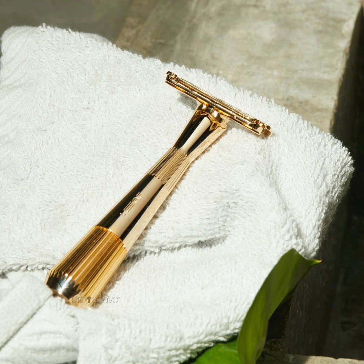 Säkerhetshyvel, The Thorn Razor, Guld